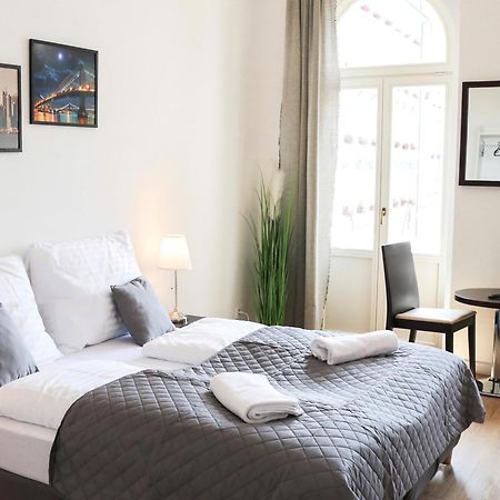 Rose Suites And Rooms Prague Exterior photo