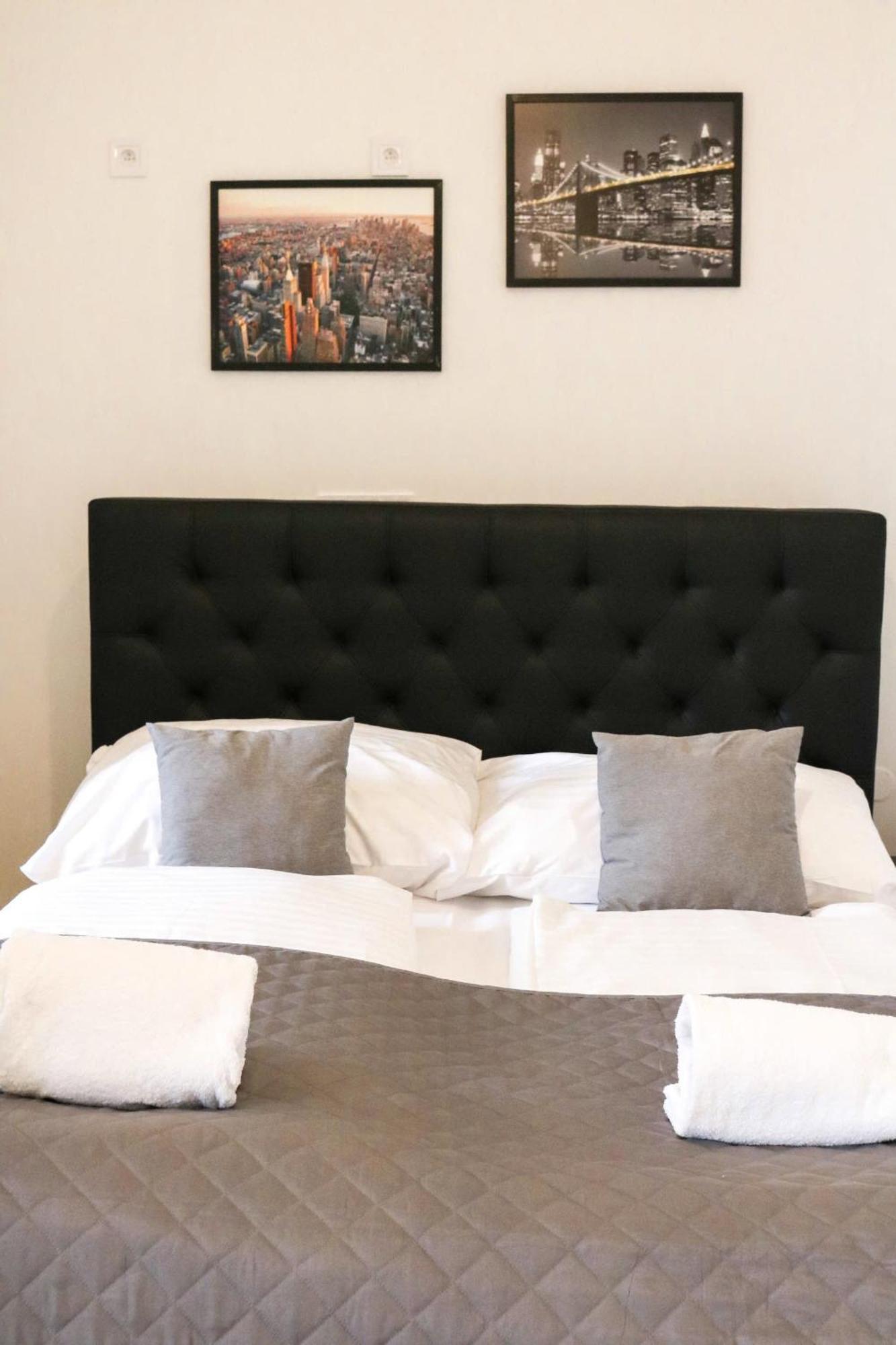 Rose Suites And Rooms Prague Exterior photo